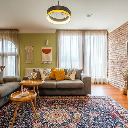 Renovated Boutique Petrus *