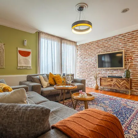 Renovated Boutique Petrus Apartment Sofia