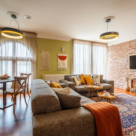 Renovated Boutique Petrus Apartment Sofia