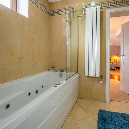 Renovated Boutique Petrus *