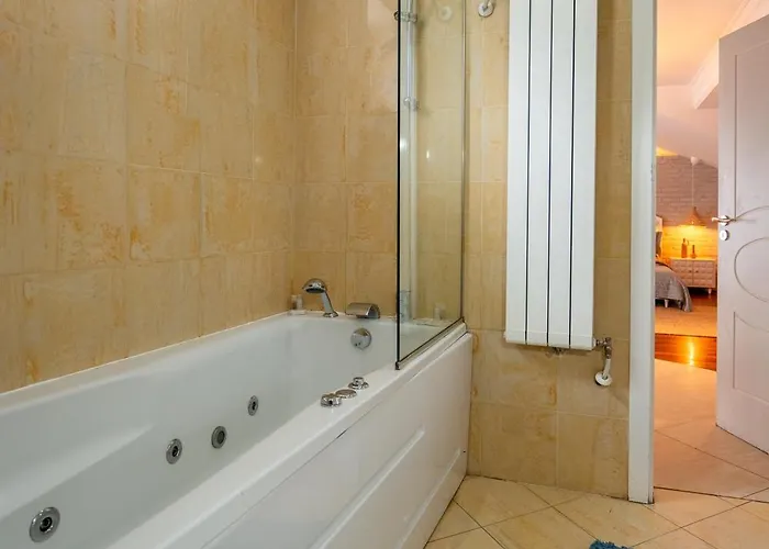 Renovated Boutique Petrus *