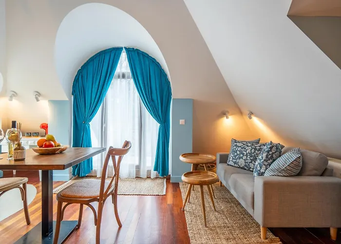 Διαμέρισμα Renovated Boutique Petrus *