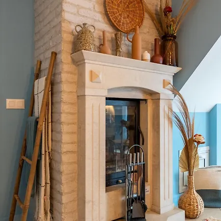 Renovated Boutique Petrus Apartament *